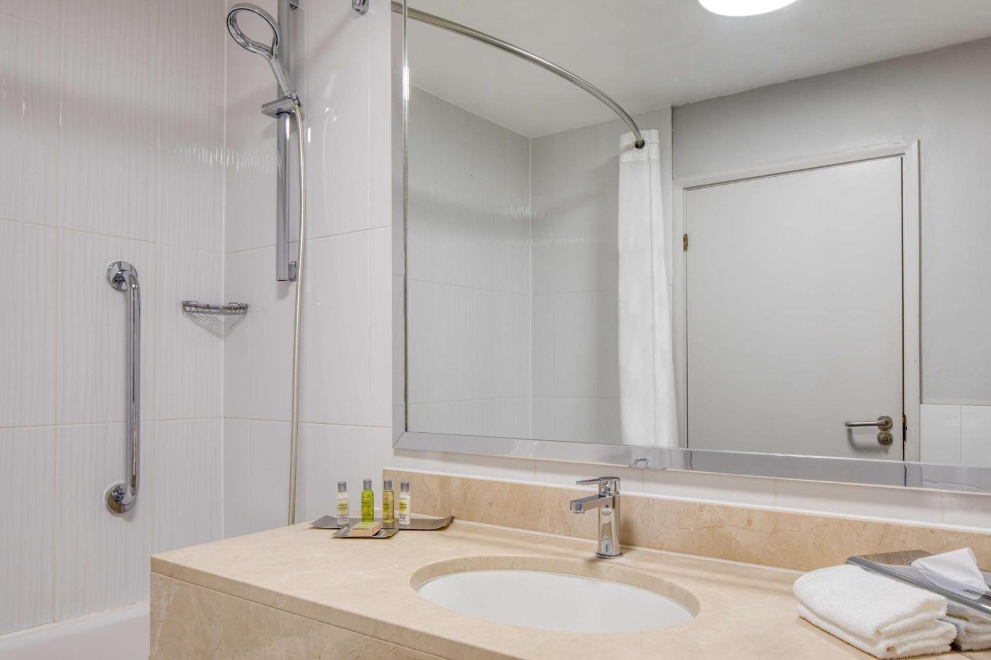 Orida Hotels Newbury Newbury  Extérieur photo
